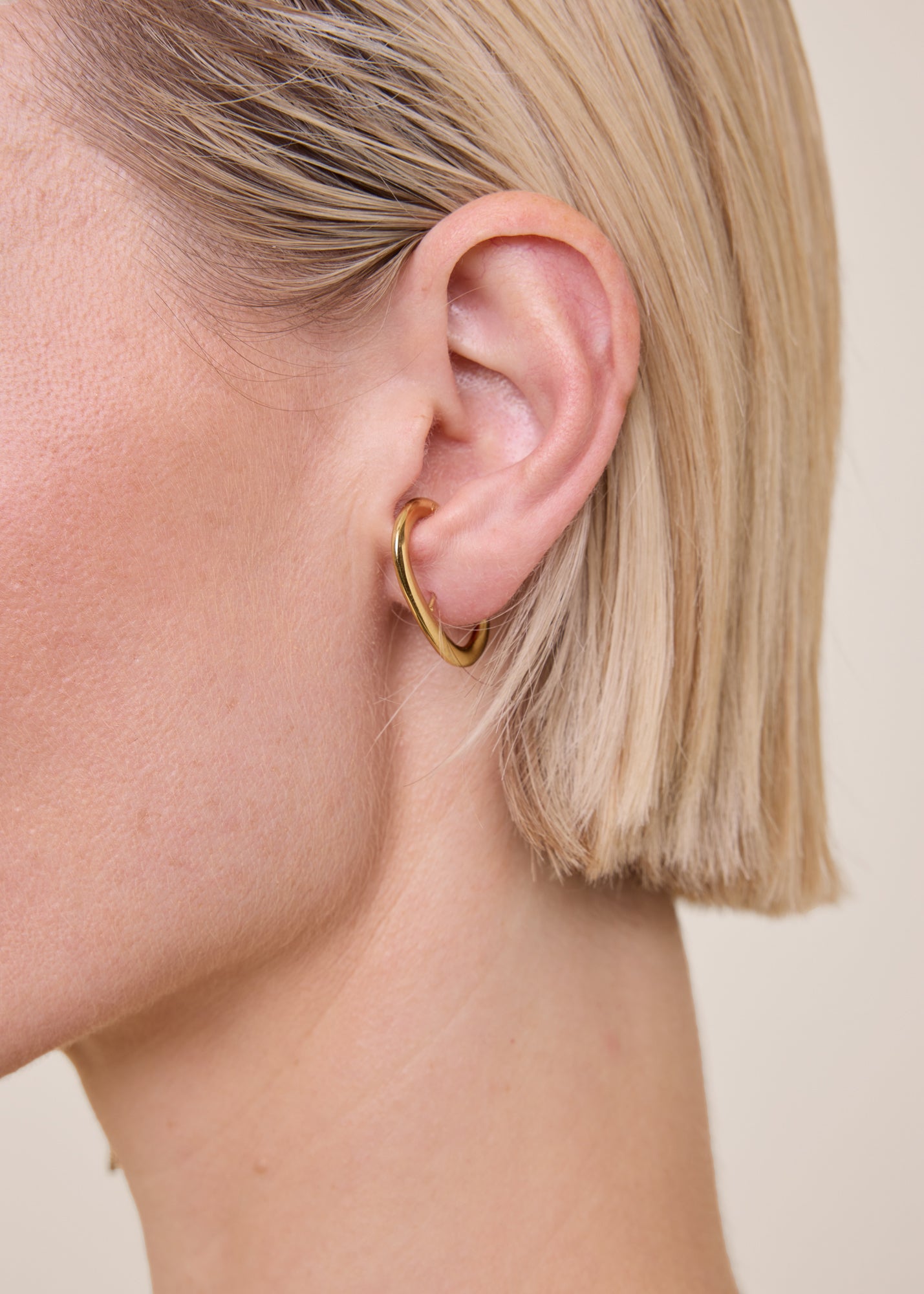 Ellen Beekmans Gold plated auricle earring