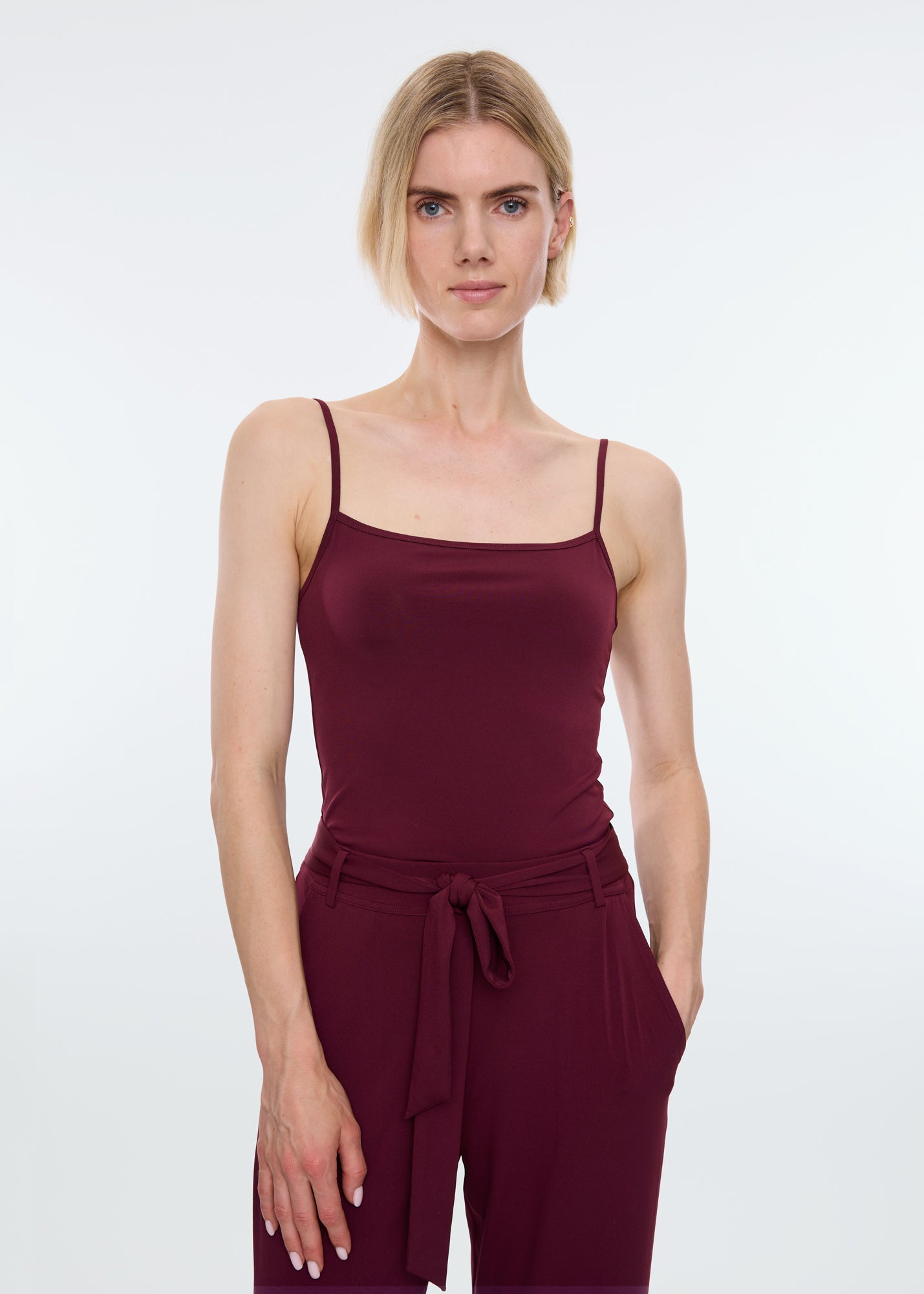 Thin strap travel top