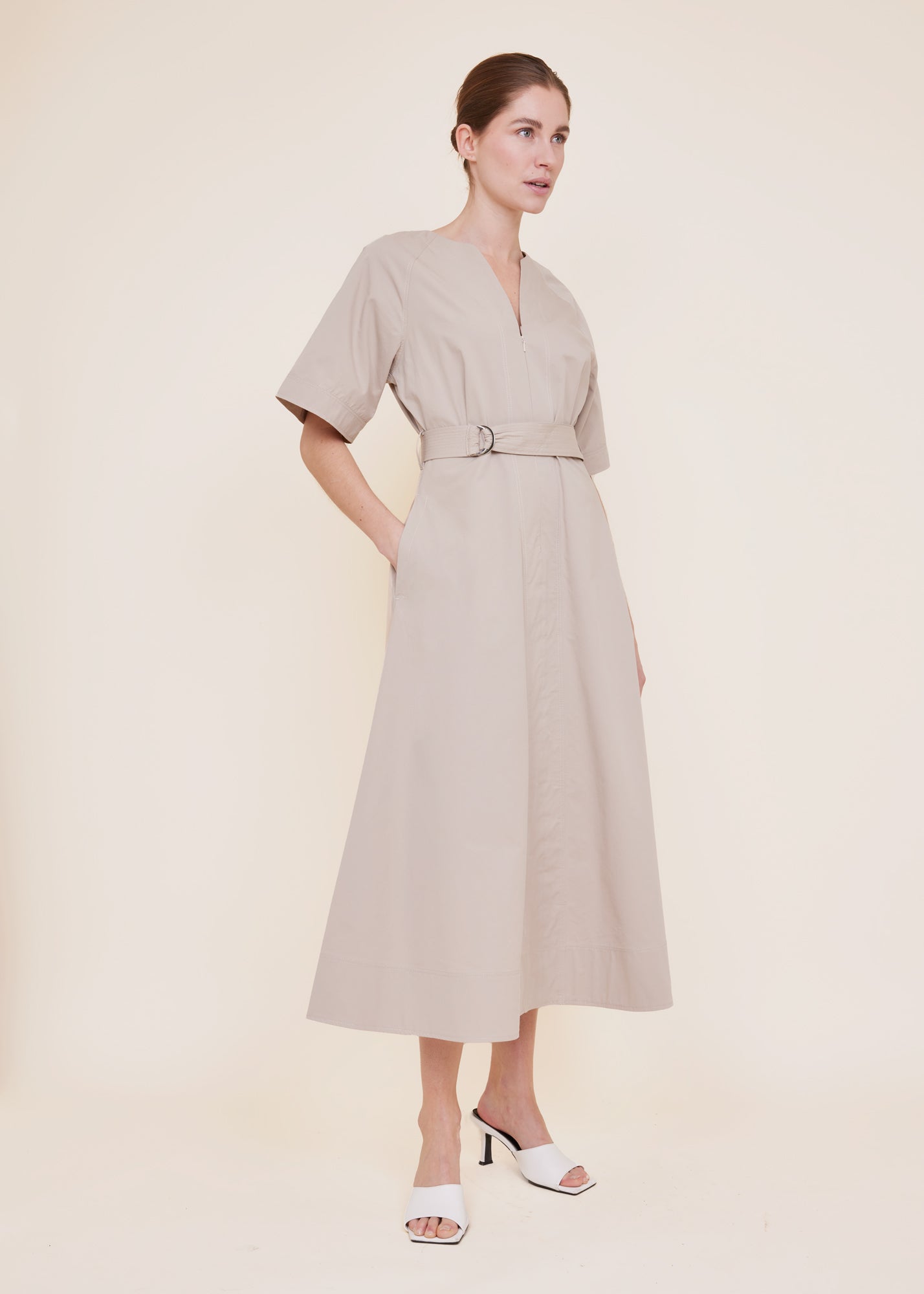 waist-belted-cotton-dress_178-36