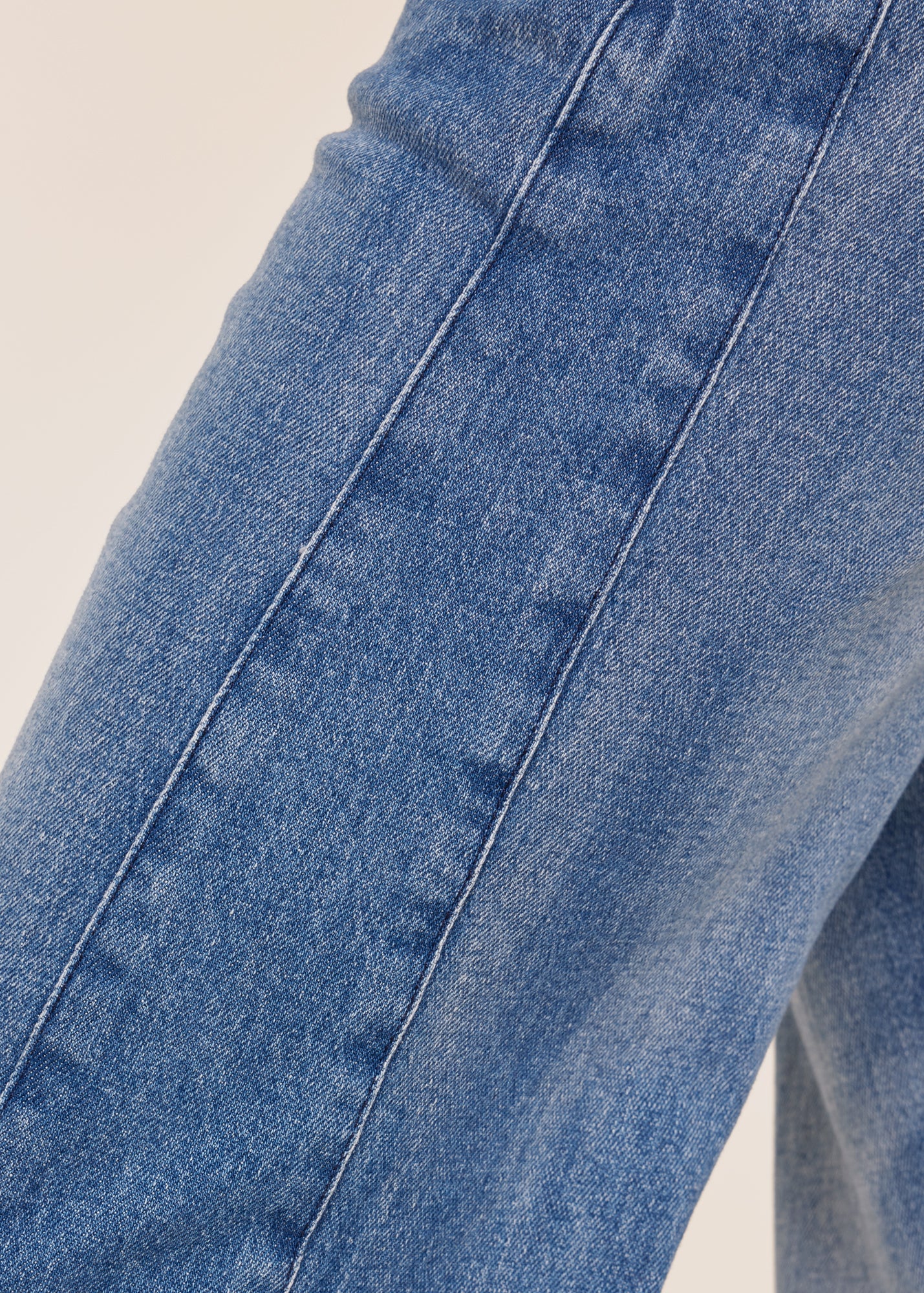 Side panel jeans
