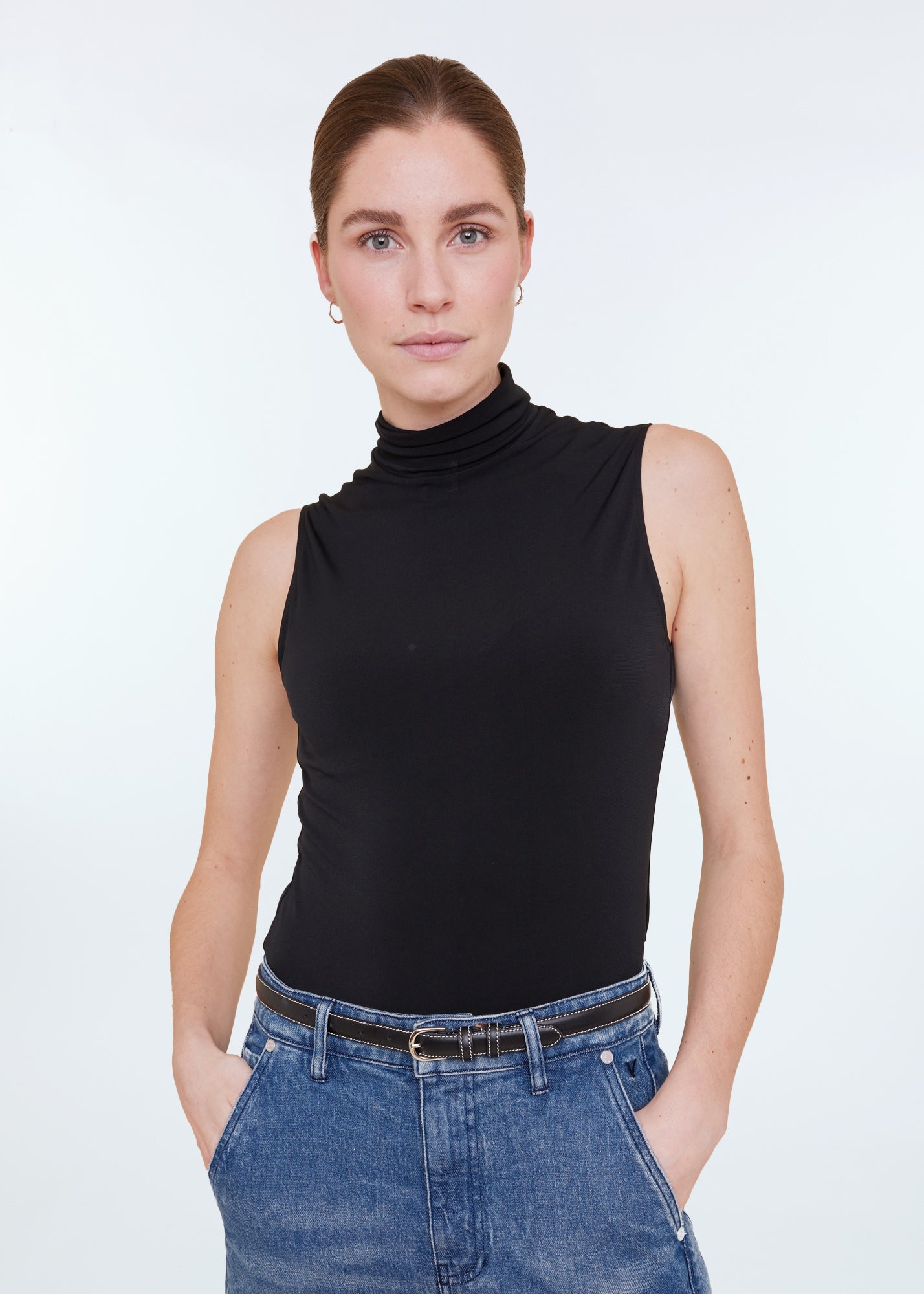 Tricot tank top with turtleneck