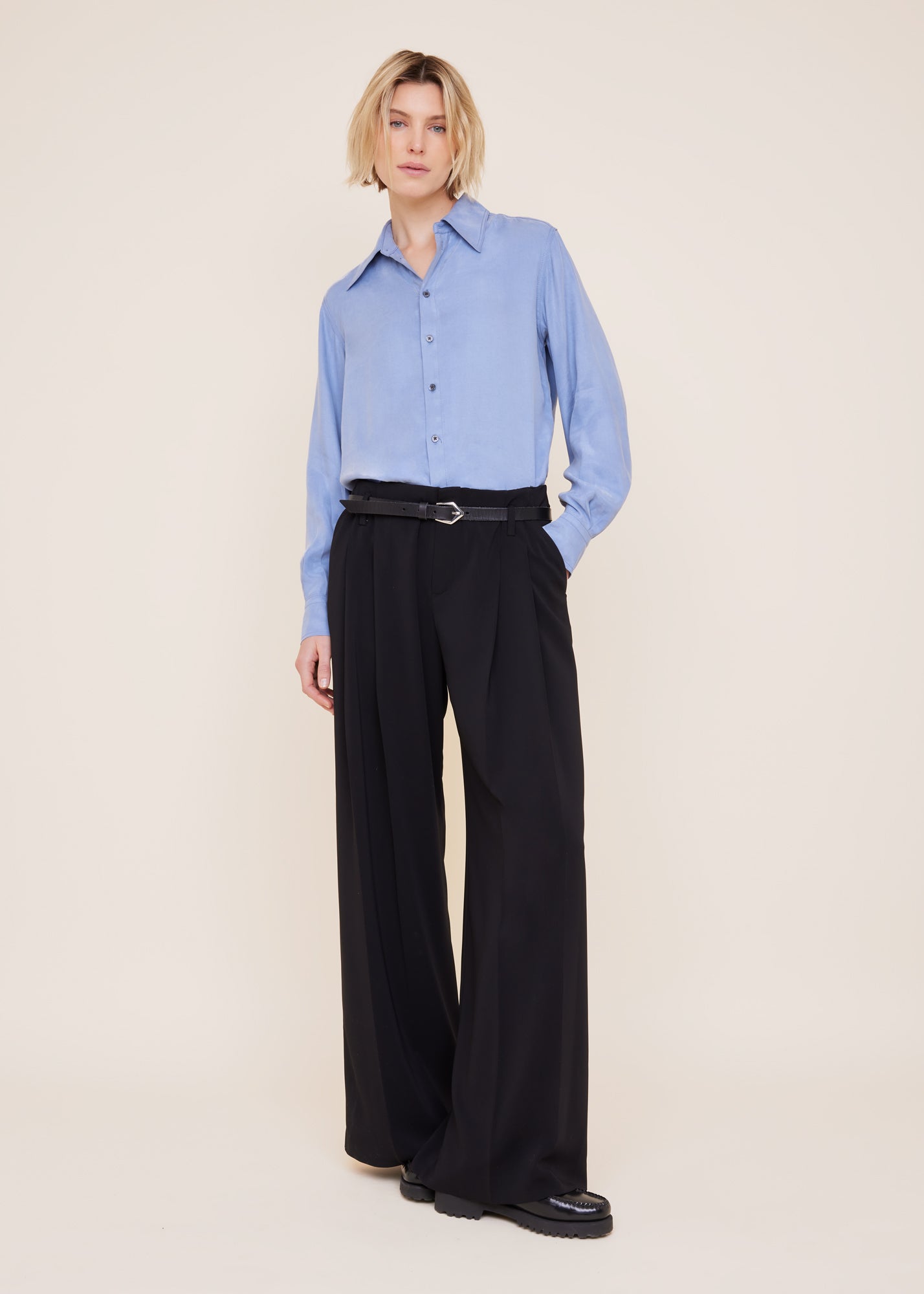 Crêpe trousers with pleats