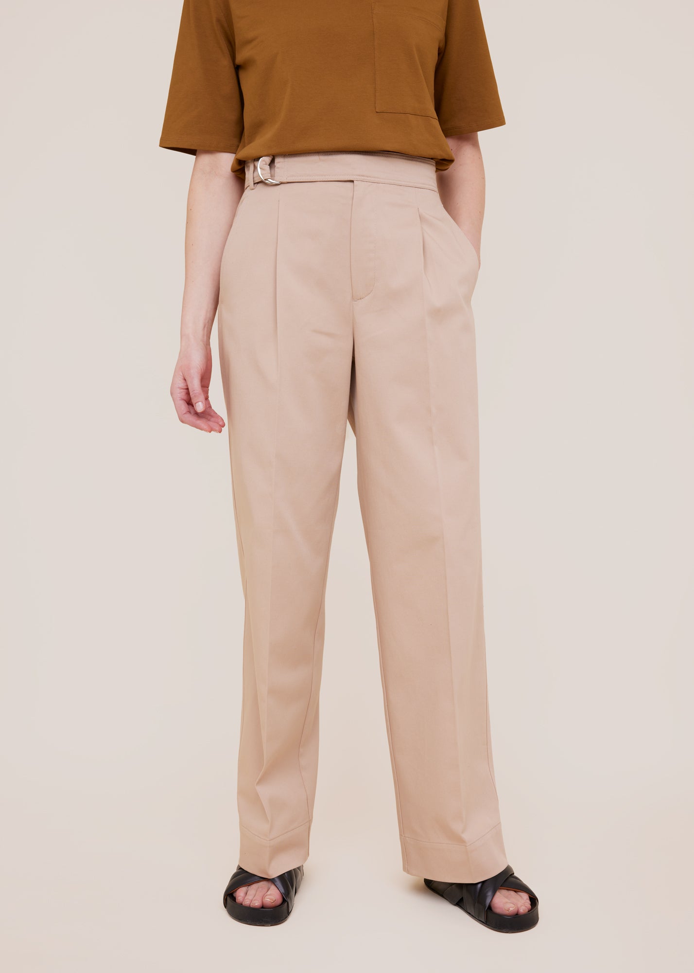 pleated-twill-trousers_179-36