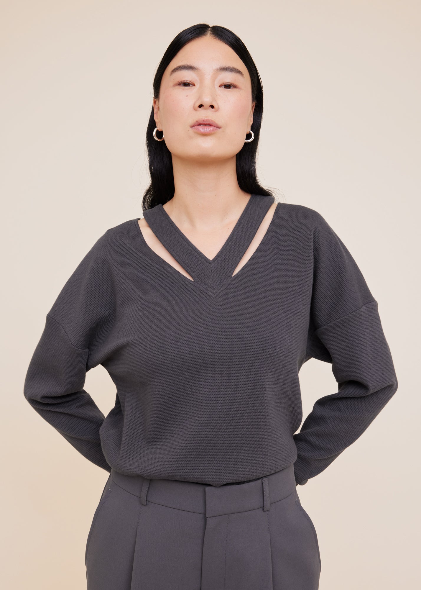 Cut-out V-neck pullover