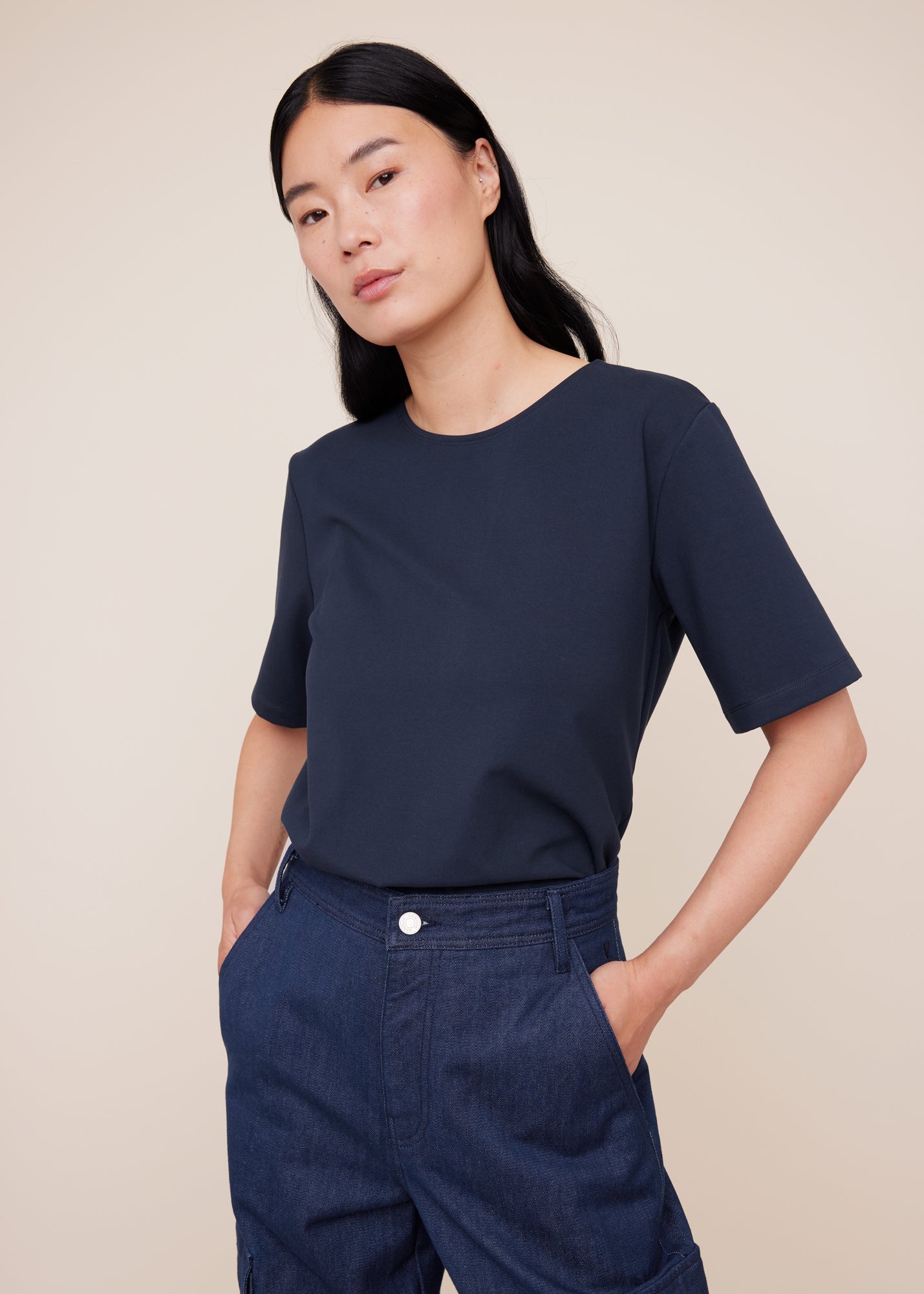 Cotton top with a rounded neckline