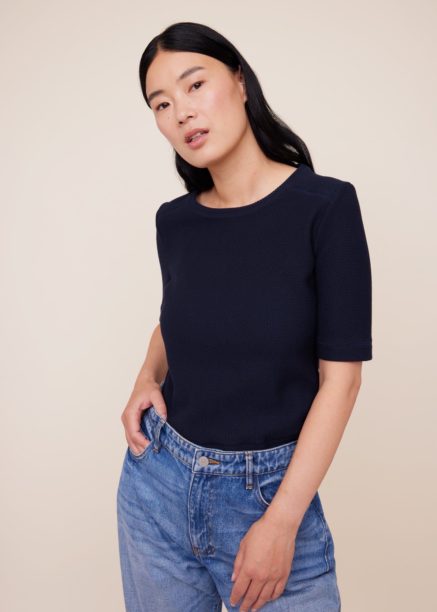 Structured top with short sleeves