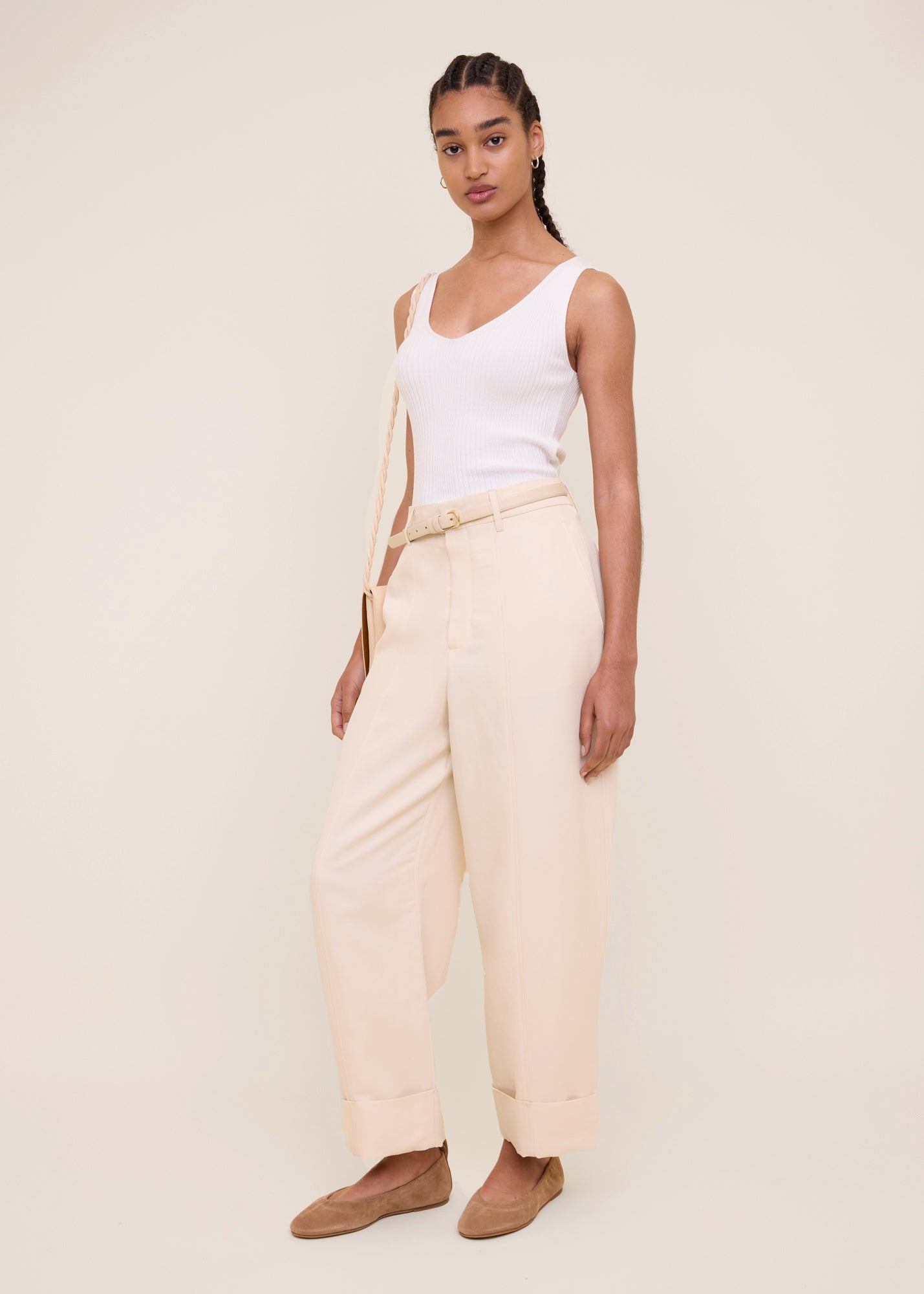 tapered-linen-trousers_177-36