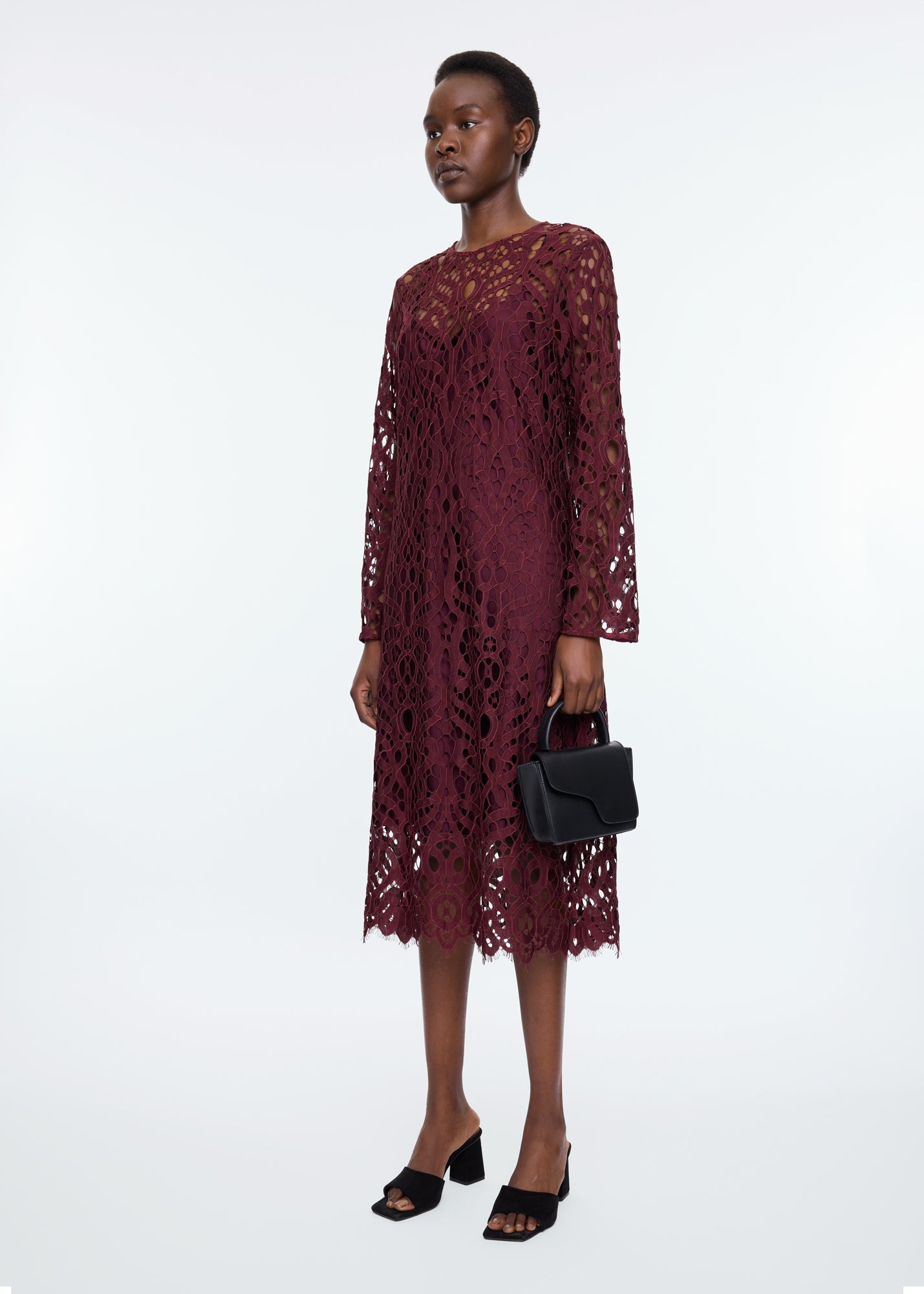 lace-midi-dress_173-36