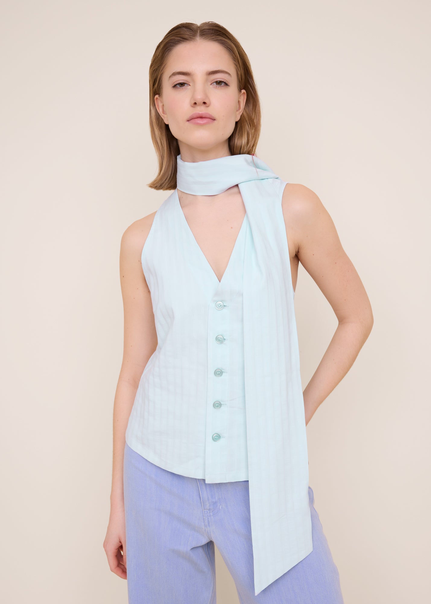 Top Sleeveless with scarf